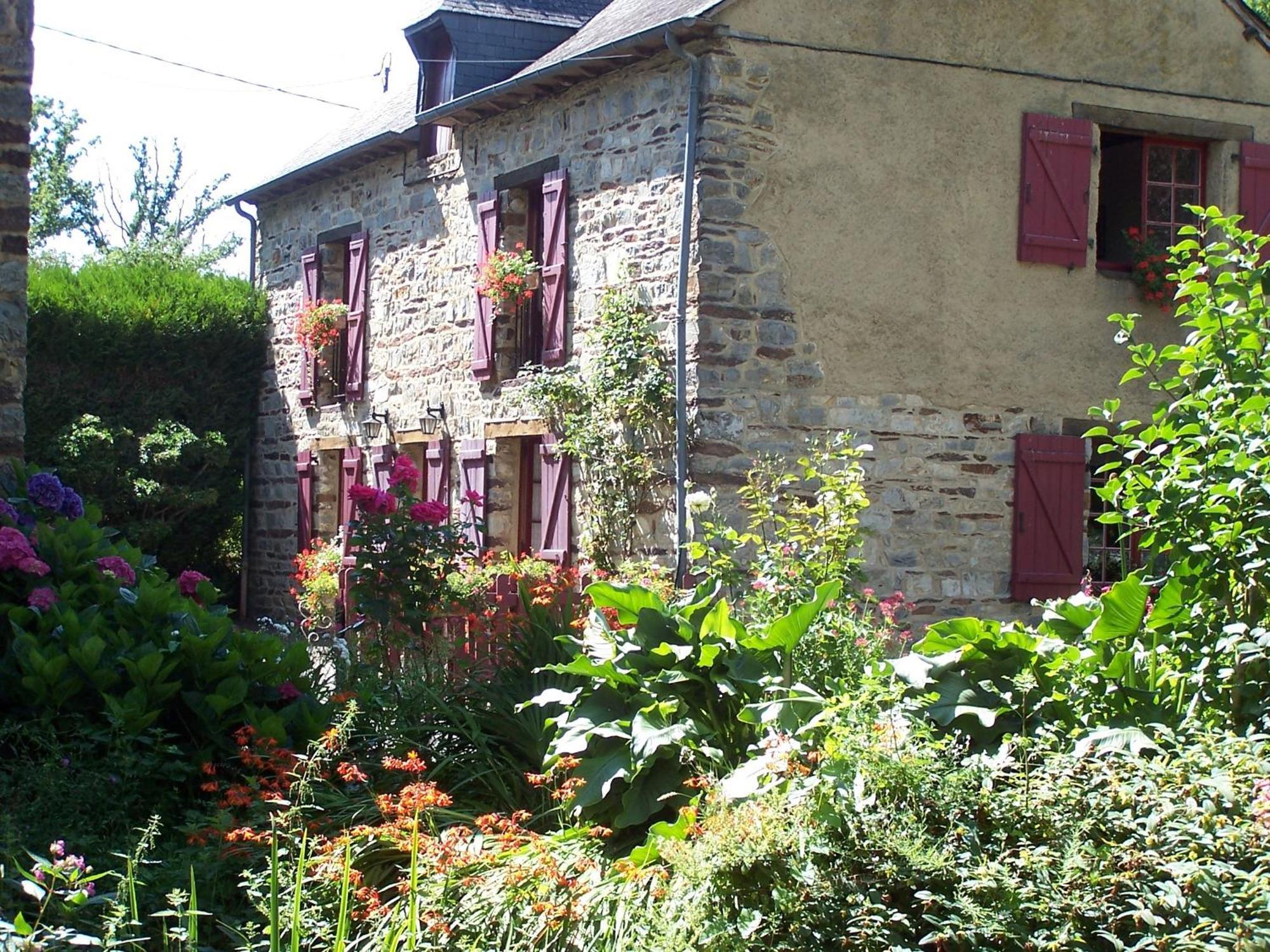 Le Moulin Du Bignon Bed & Breakfast Lassy Exterior photo