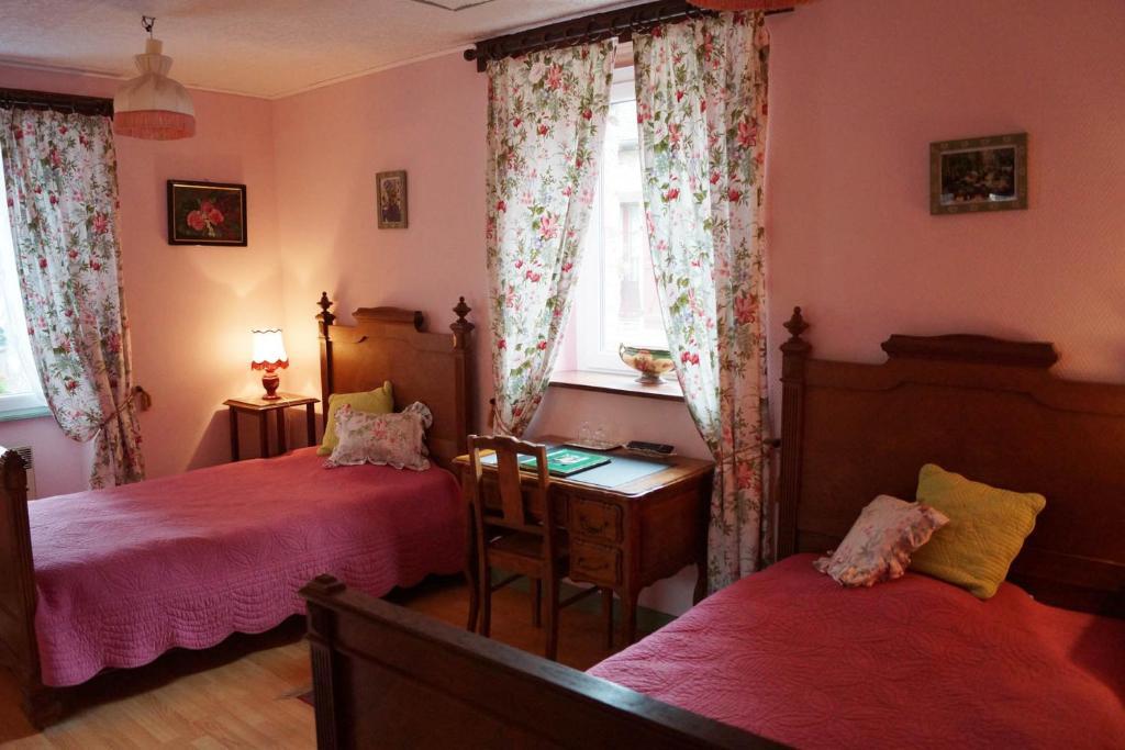 Le Moulin Du Bignon Bed & Breakfast Lassy Room photo