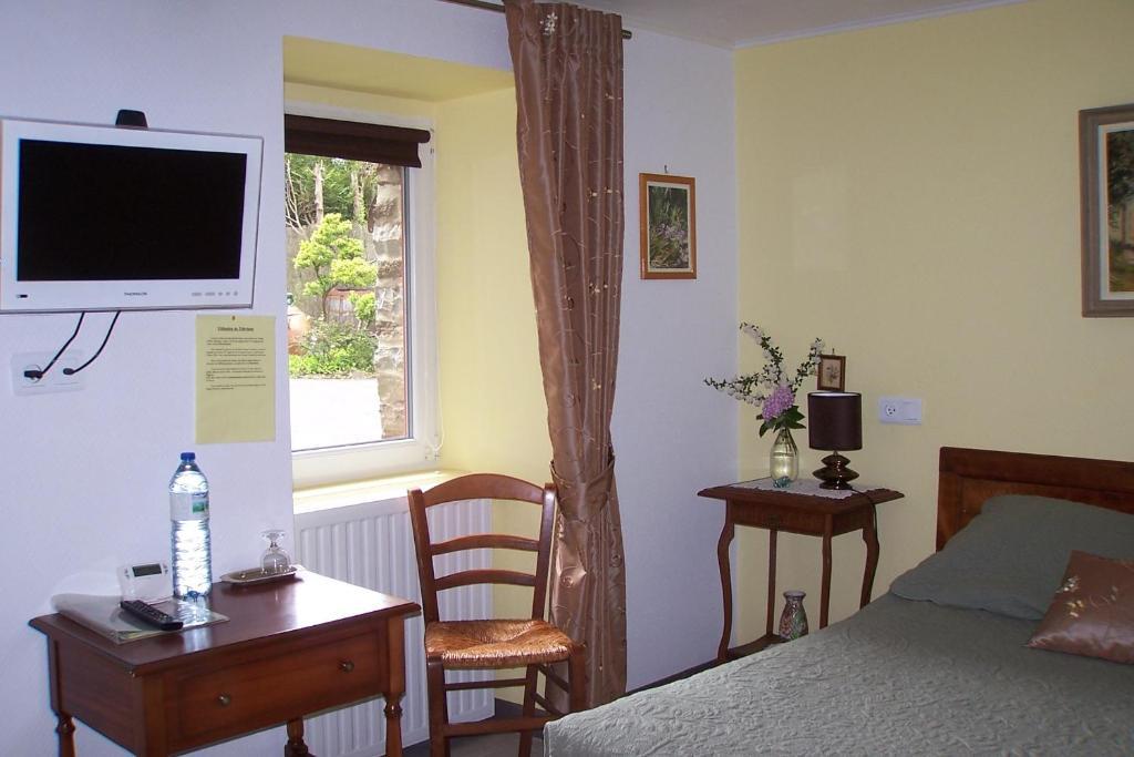 Le Moulin Du Bignon Bed & Breakfast Lassy Room photo