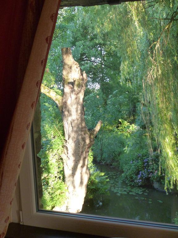 Le Moulin Du Bignon Bed & Breakfast Lassy Room photo